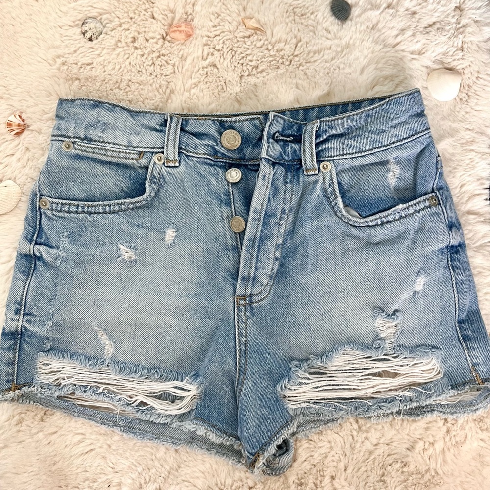 DENIM NATURAL RISE SHORTS!!🩵